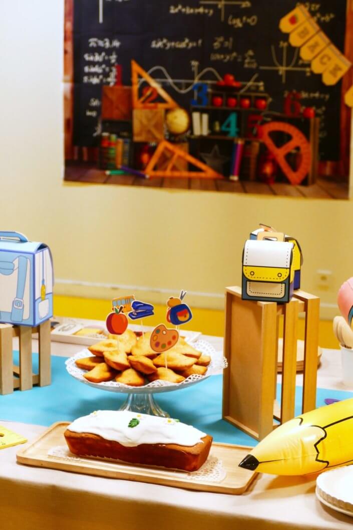 Petit déjeuner de rentrée thème Back to School pour Hermès par Studio Candy - carott cake, financiers, sablés décorés sur mesure, madeleines, thé et café, décoration