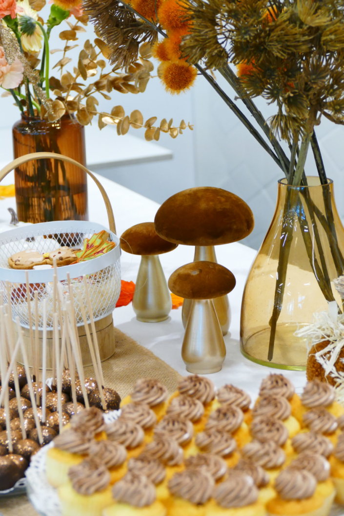 gouter d'automne par studio candy pour l'Oréal au centre de recherche Rio, avec une décoration automnale, des pâtisseries sur mesure, des bonbons