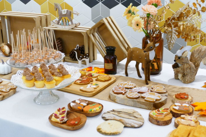 gouter d'automne par studio candy pour l'Oréal au centre de recherche Rio, avec une décoration automnale, des pâtisseries sur mesure, des bonbons