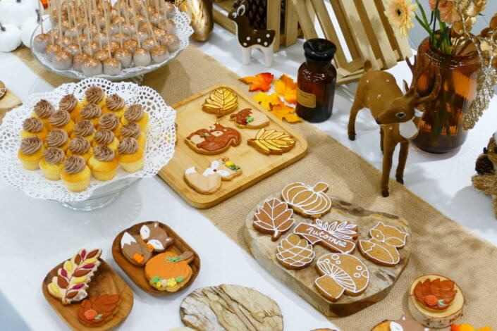 gouter d'automne par studio candy pour l'Oréal au centre de recherche Rio, avec une décoration automnale, des pâtisseries sur mesure, des bonbons