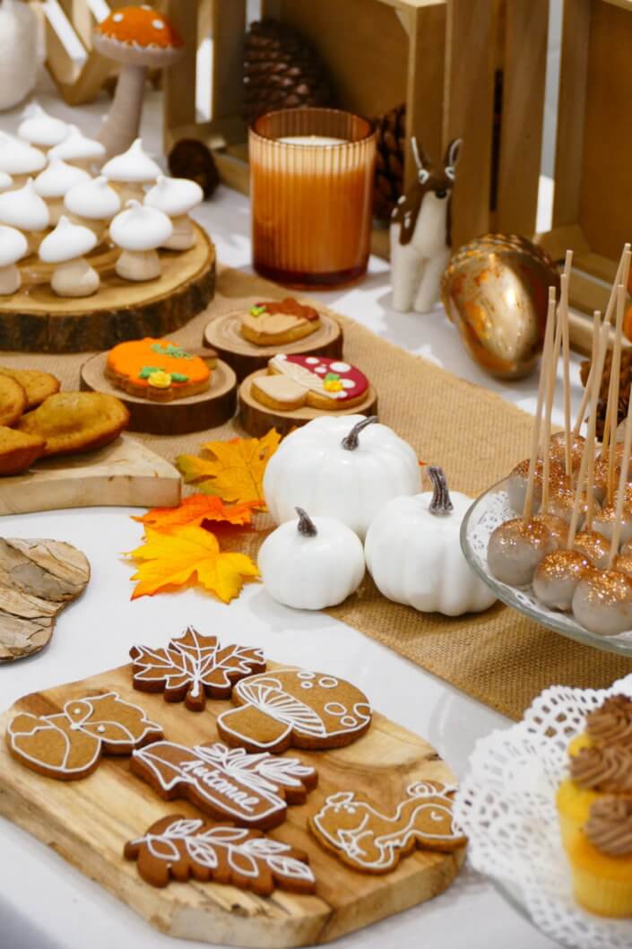 gouter d'automne par studio candy pour l'Oréal au centre de recherche Rio, avec une décoration automnale, des pâtisseries sur mesure, des bonbons